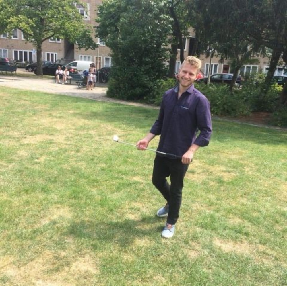 Meet your Posher, Max